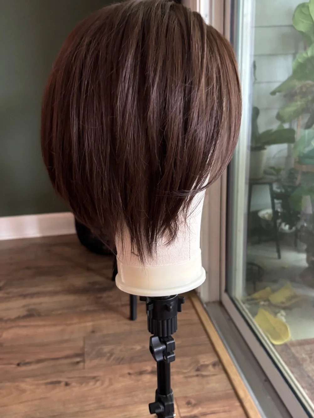 JB Khloe wig in brown